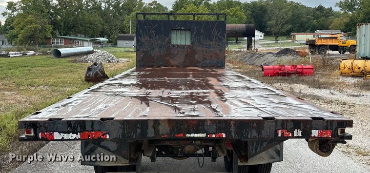 image for item EN5621 1993 Chevrolet Kodiak C5500  flatbed truck