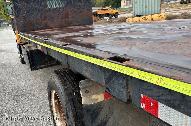 image for item EN5621 1993 Chevrolet Kodiak C5500  flatbed truck