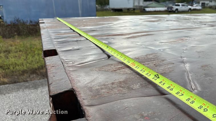 image for item EN5621 1993 Chevrolet Kodiak C5500  flatbed truck