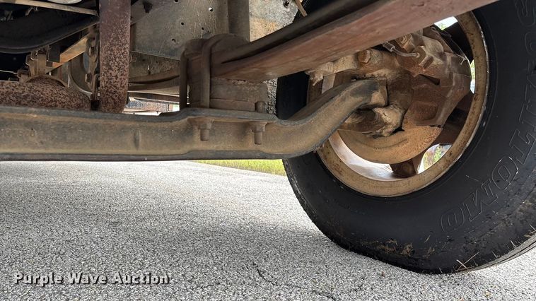 image for item EN5621 1993 Chevrolet Kodiak C5500  flatbed truck