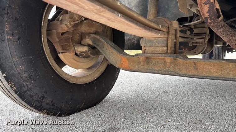 image for item EN5621 1993 Chevrolet Kodiak C5500  flatbed truck