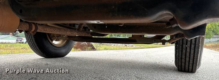 image for item EN5621 1993 Chevrolet Kodiak C5500  flatbed truck