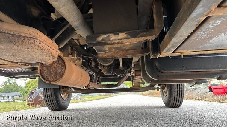 image for item EN5621 1993 Chevrolet Kodiak C5500  flatbed truck