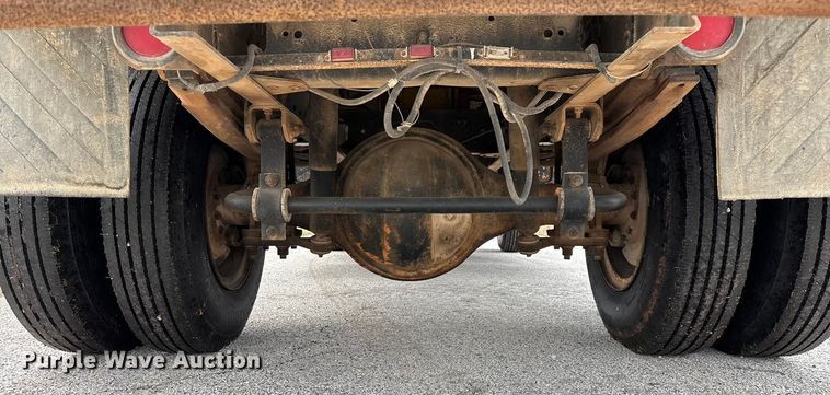 image for item EN5621 1993 Chevrolet Kodiak C5500  flatbed truck