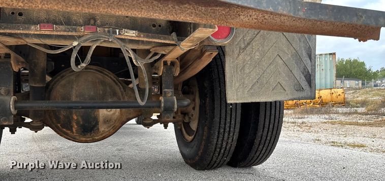 image for item EN5621 1993 Chevrolet Kodiak C5500  flatbed truck