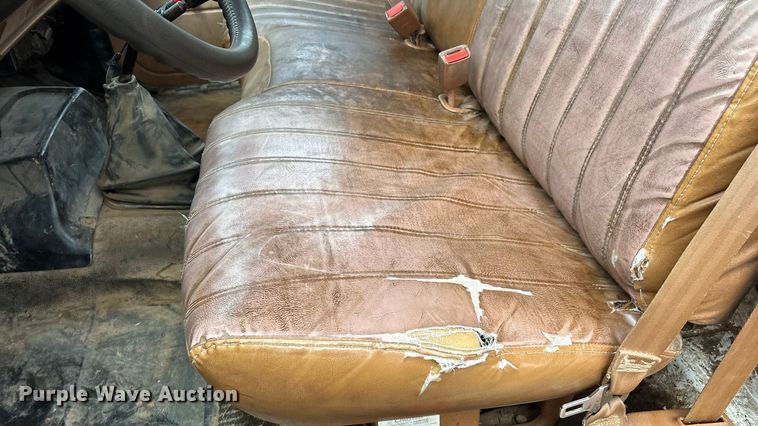 image for item EN5621 1993 Chevrolet Kodiak C5500  flatbed truck