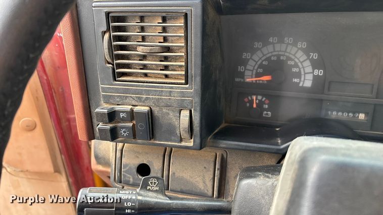 image for item EN5621 1993 Chevrolet Kodiak C5500  flatbed truck