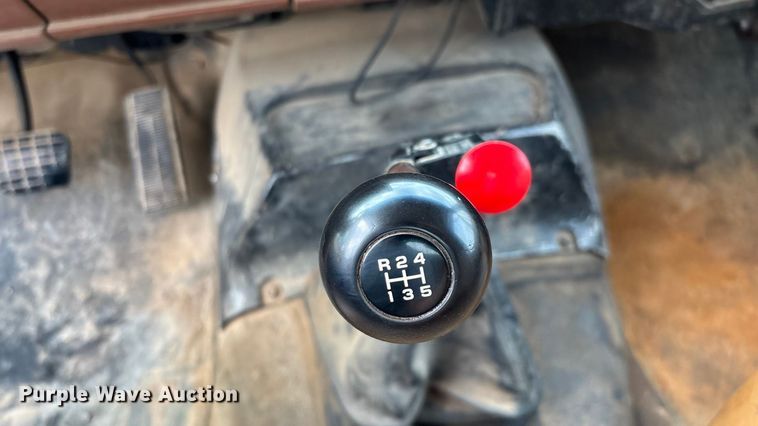 image for item EN5621 1993 Chevrolet Kodiak C5500  flatbed truck