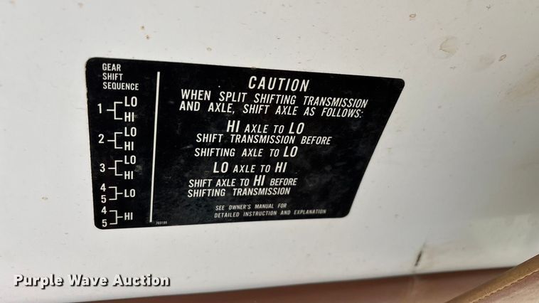 image for item EN5621 1993 Chevrolet Kodiak C5500  flatbed truck