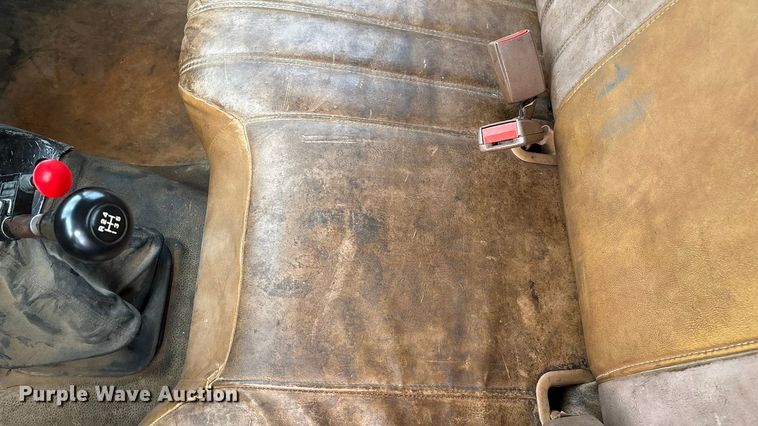 image for item EN5621 1993 Chevrolet Kodiak C5500  flatbed truck