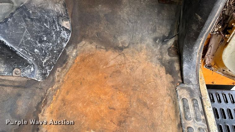 image for item EN5621 1993 Chevrolet Kodiak C5500  flatbed truck