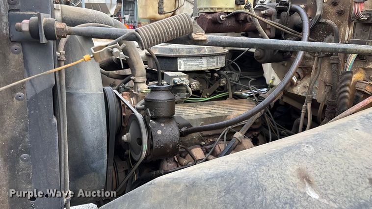 image for item EN5621 1993 Chevrolet Kodiak C5500  flatbed truck