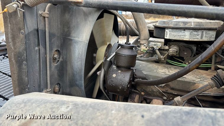 image for item EN5621 1993 Chevrolet Kodiak C5500  flatbed truck