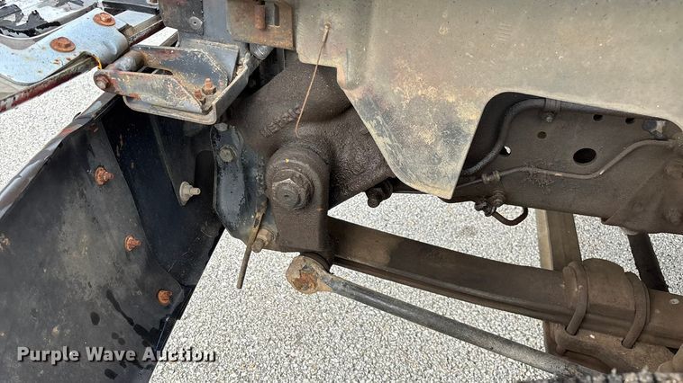 image for item EN5621 1993 Chevrolet Kodiak C5500  flatbed truck