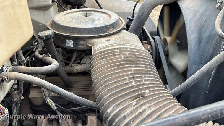 image for item EN5621 1993 Chevrolet Kodiak C5500  flatbed truck