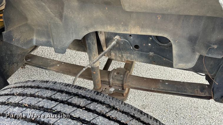 image for item EN5621 1993 Chevrolet Kodiak C5500  flatbed truck