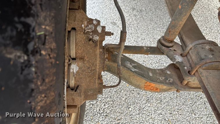 image for item EN5621 1993 Chevrolet Kodiak C5500  flatbed truck