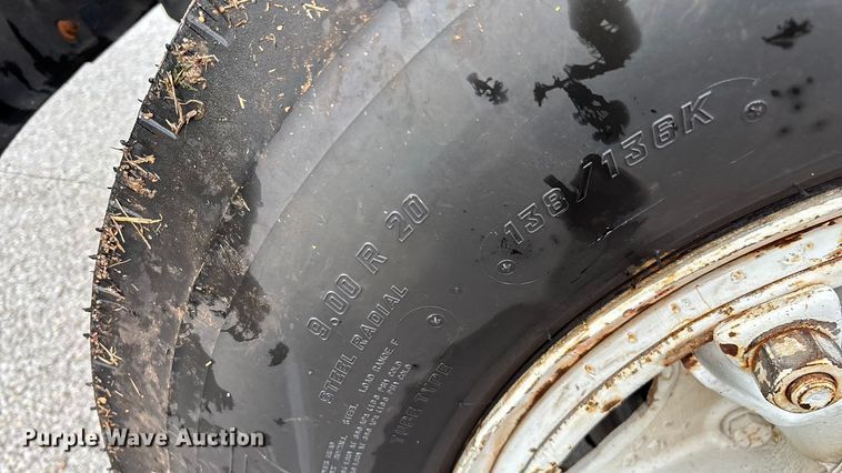 image for item EN5621 1993 Chevrolet Kodiak C5500  flatbed truck