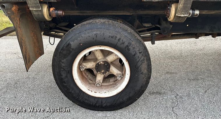 image for item EN5621 1993 Chevrolet Kodiak C5500  flatbed truck