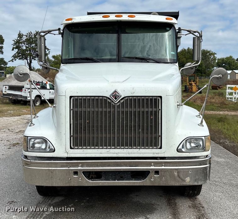 image for item EN5624 2009 International 9200i dump truck