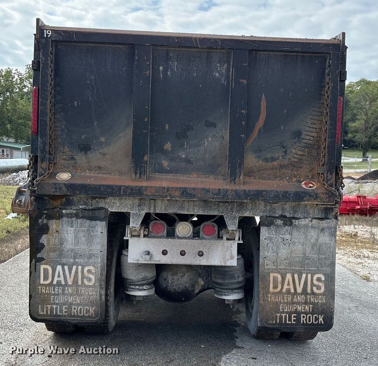 image for item EN5624 2009 International 9200i dump truck