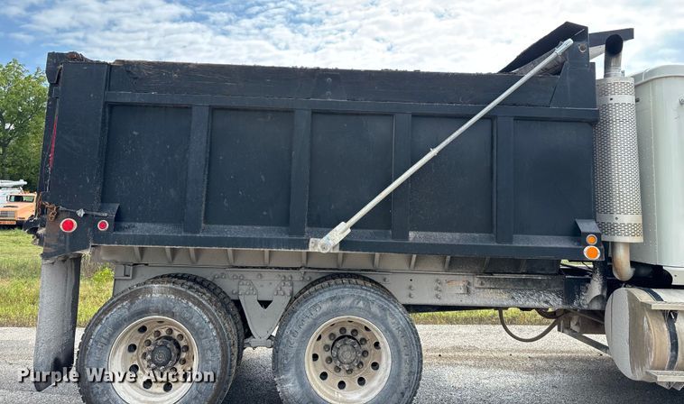 image for item EN5624 2009 International 9200i dump truck