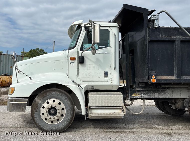 image for item EN5624 2009 International 9200i dump truck
