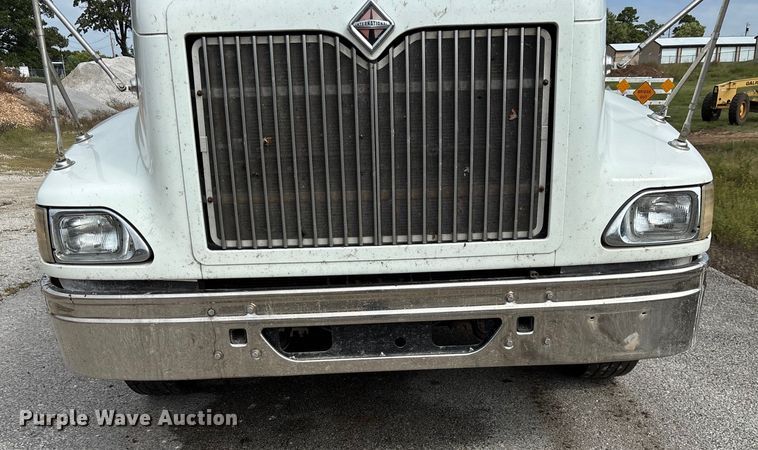 image for item EN5624 2009 International 9200i dump truck