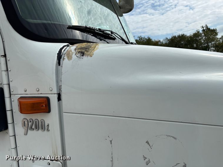 image for item EN5624 2009 International 9200i dump truck