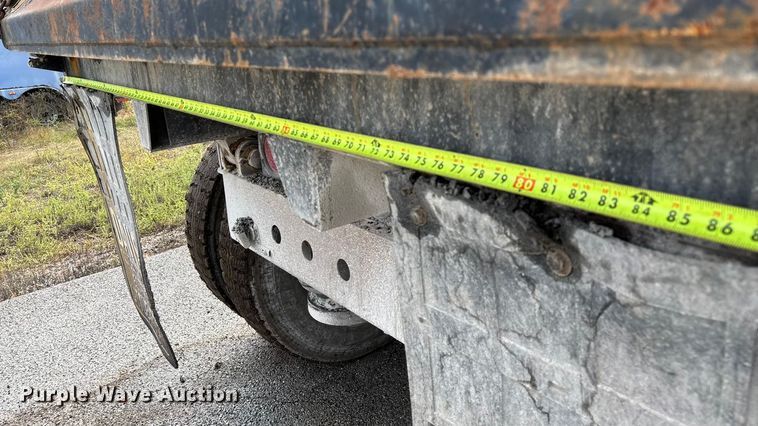 image for item EN5624 2009 International 9200i dump truck