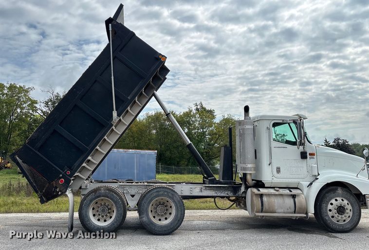image for item EN5624 2009 International 9200i dump truck