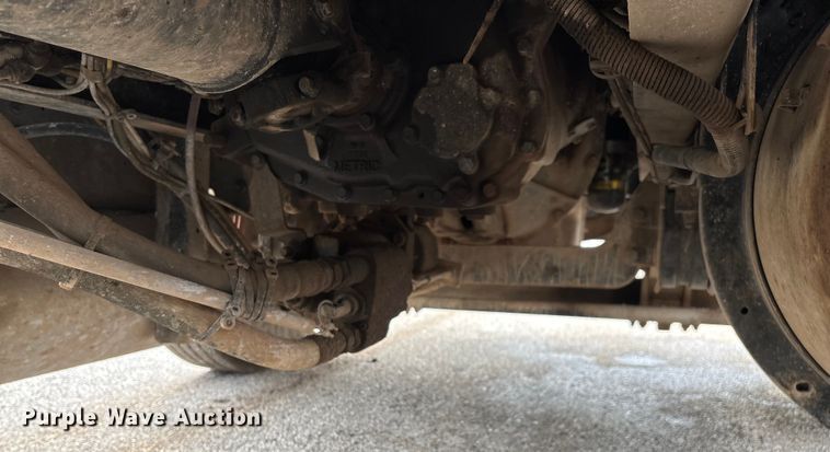 image for item EN5624 2009 International 9200i dump truck