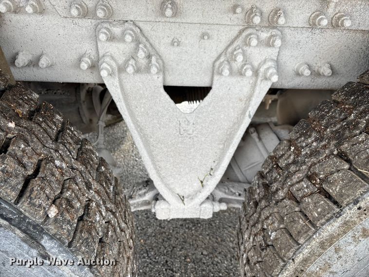 image for item EN5624 2009 International 9200i dump truck