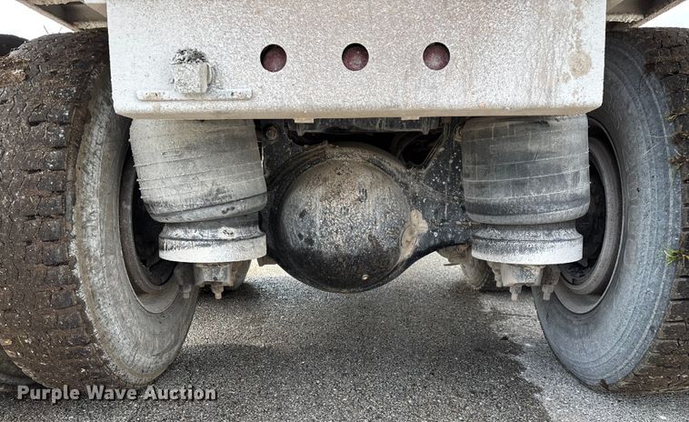 image for item EN5624 2009 International 9200i dump truck