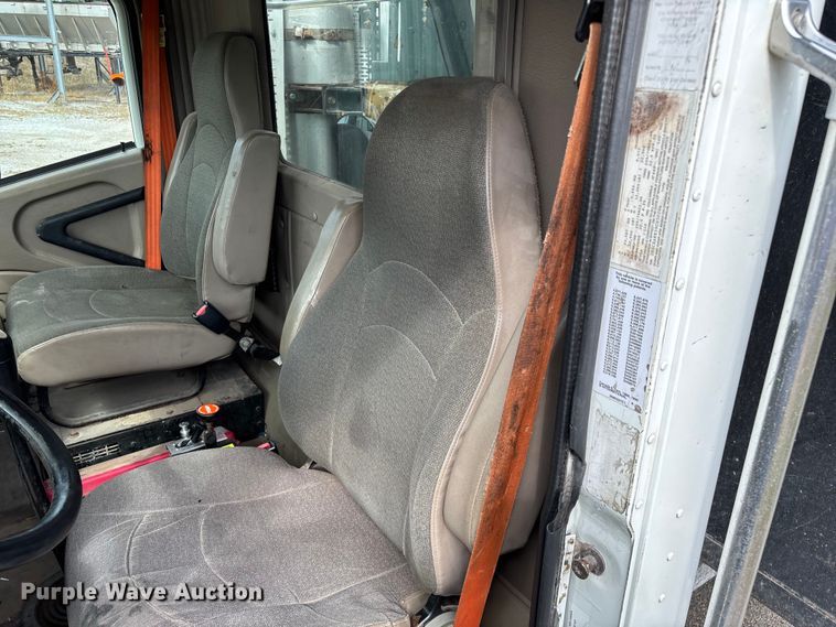 image for item EN5624 2009 International 9200i dump truck