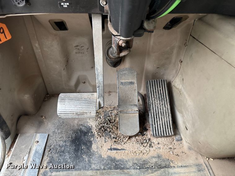 image for item EN5624 2009 International 9200i dump truck