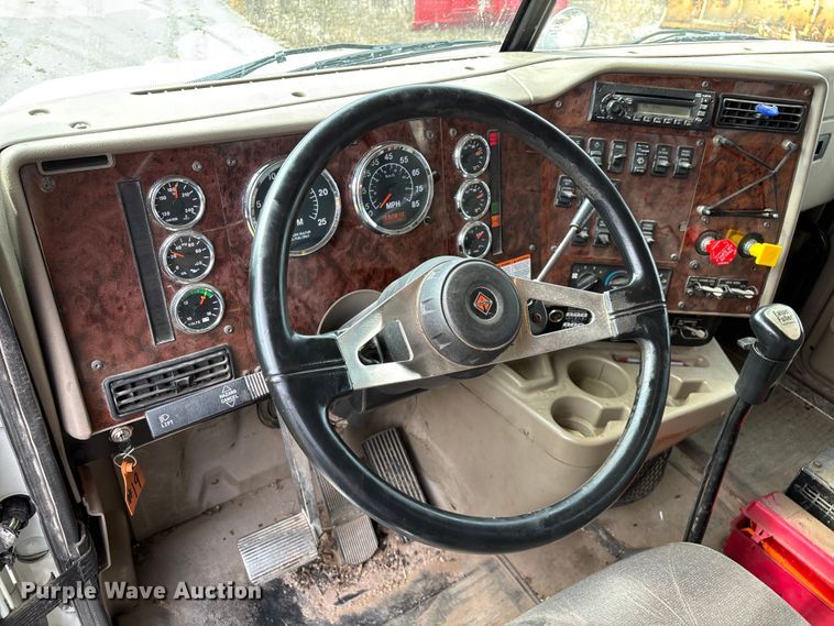 image for item EN5624 2009 International 9200i dump truck