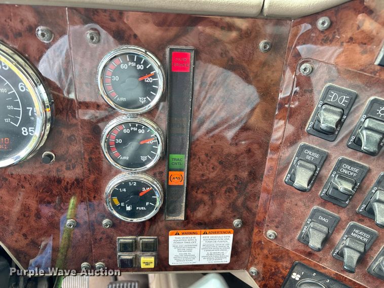 image for item EN5624 2009 International 9200i dump truck