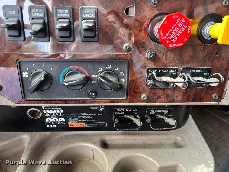 image for item EN5624 2009 International 9200i dump truck