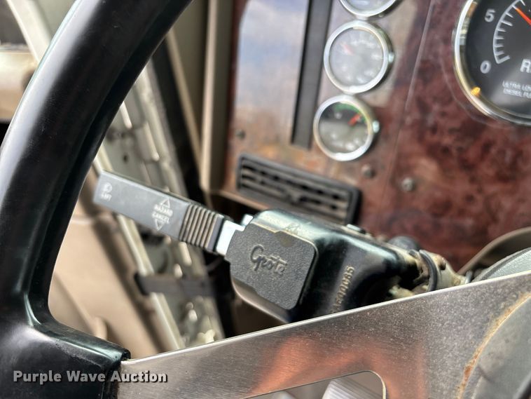 image for item EN5624 2009 International 9200i dump truck