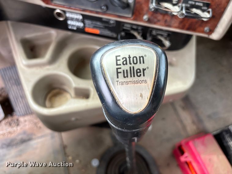 image for item EN5624 2009 International 9200i dump truck