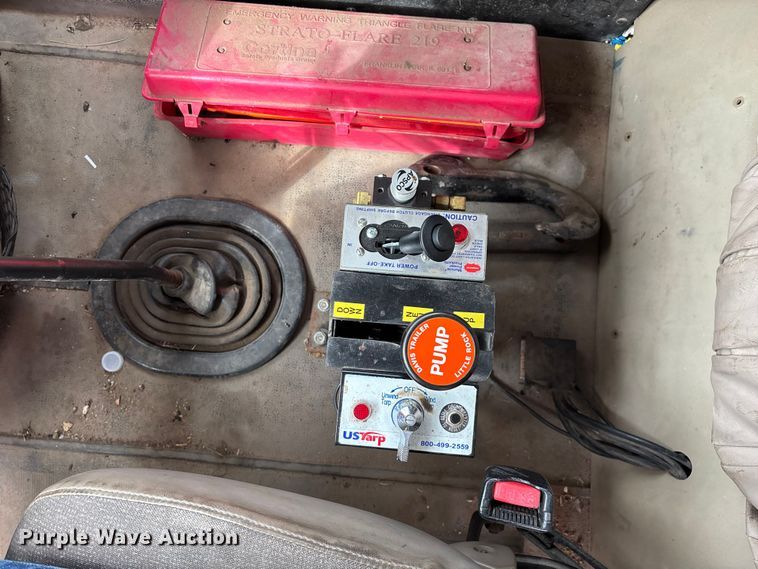 image for item EN5624 2009 International 9200i dump truck