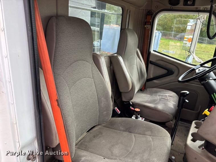 image for item EN5624 2009 International 9200i dump truck