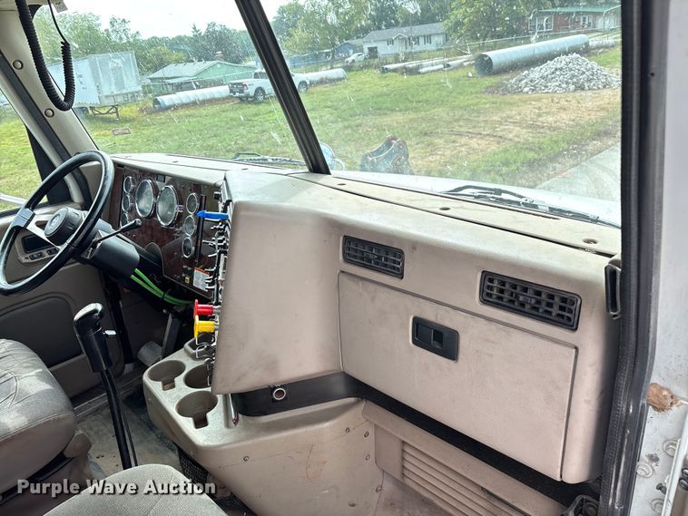 image for item EN5624 2009 International 9200i dump truck