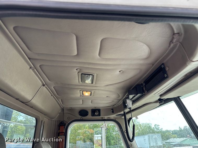 image for item EN5624 2009 International 9200i dump truck