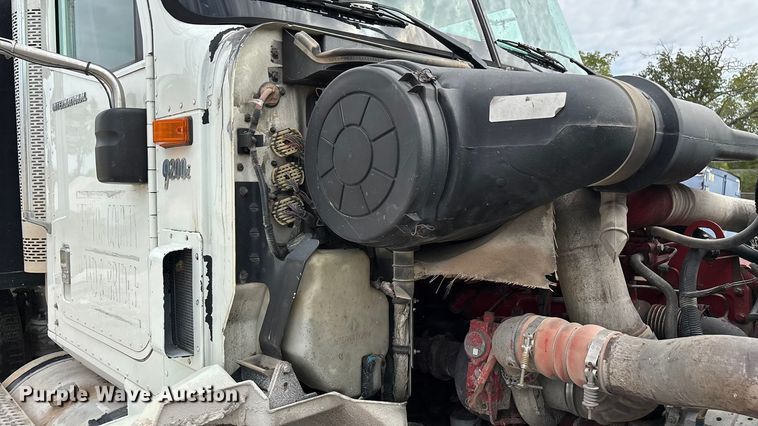 image for item EN5624 2009 International 9200i dump truck