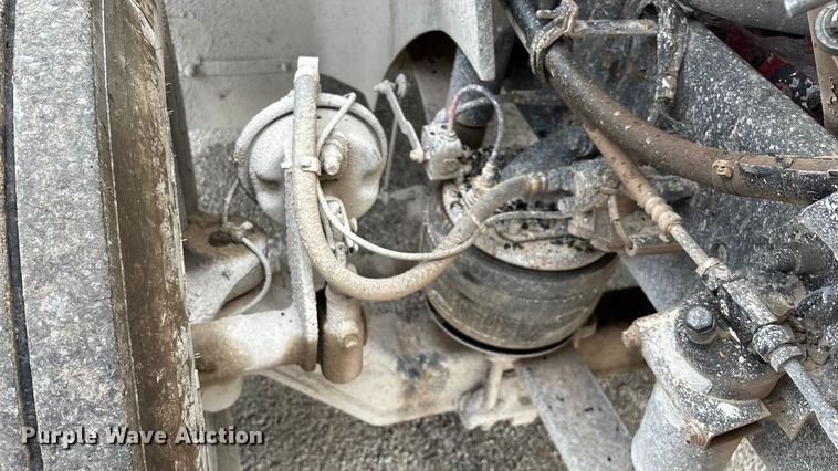 image for item EN5624 2009 International 9200i dump truck