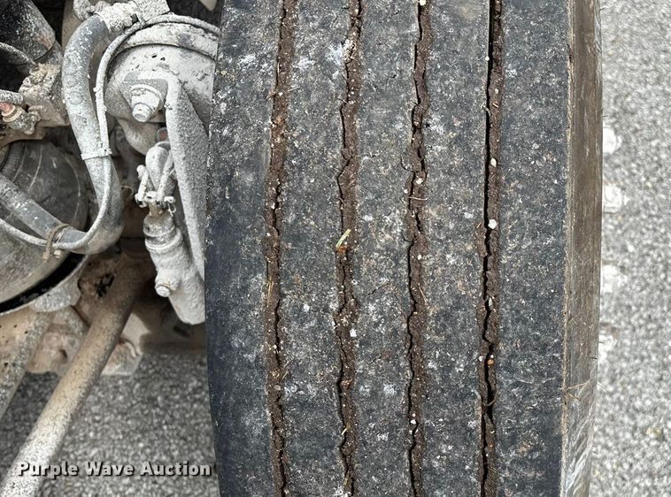 image for item EN5624 2009 International 9200i dump truck