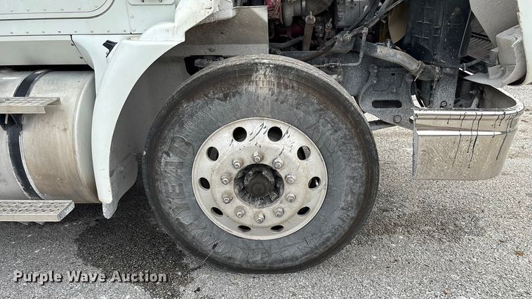 image for item EN5624 2009 International 9200i dump truck