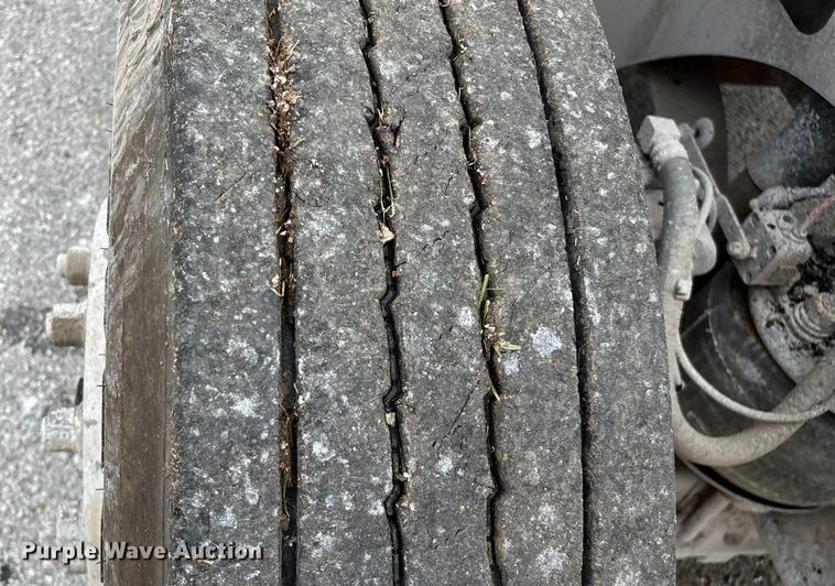 image for item EN5624 2009 International 9200i dump truck